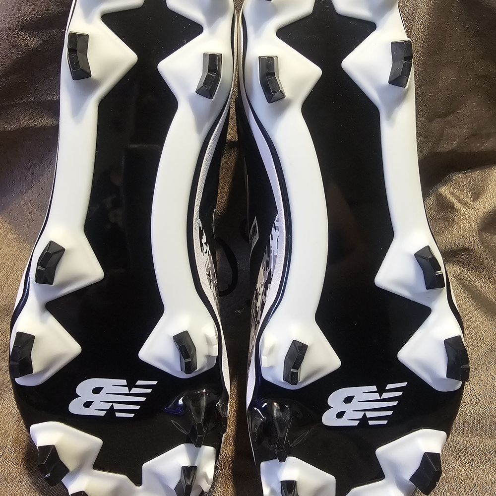 New Balance Black and White Patterned Sneakers - Picture 3 of 5